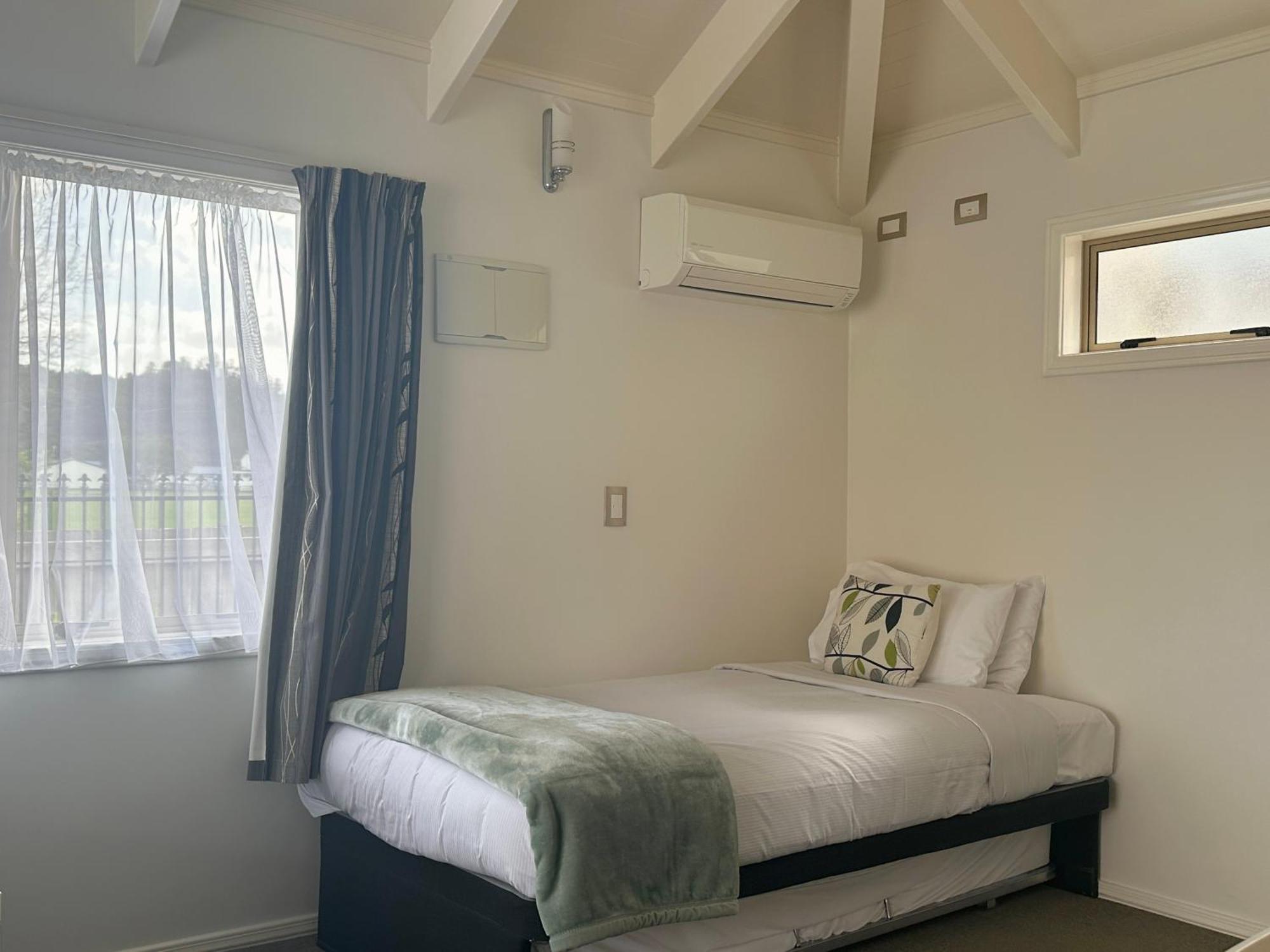 The Olive Motel Coromandel Екстер'єр фото