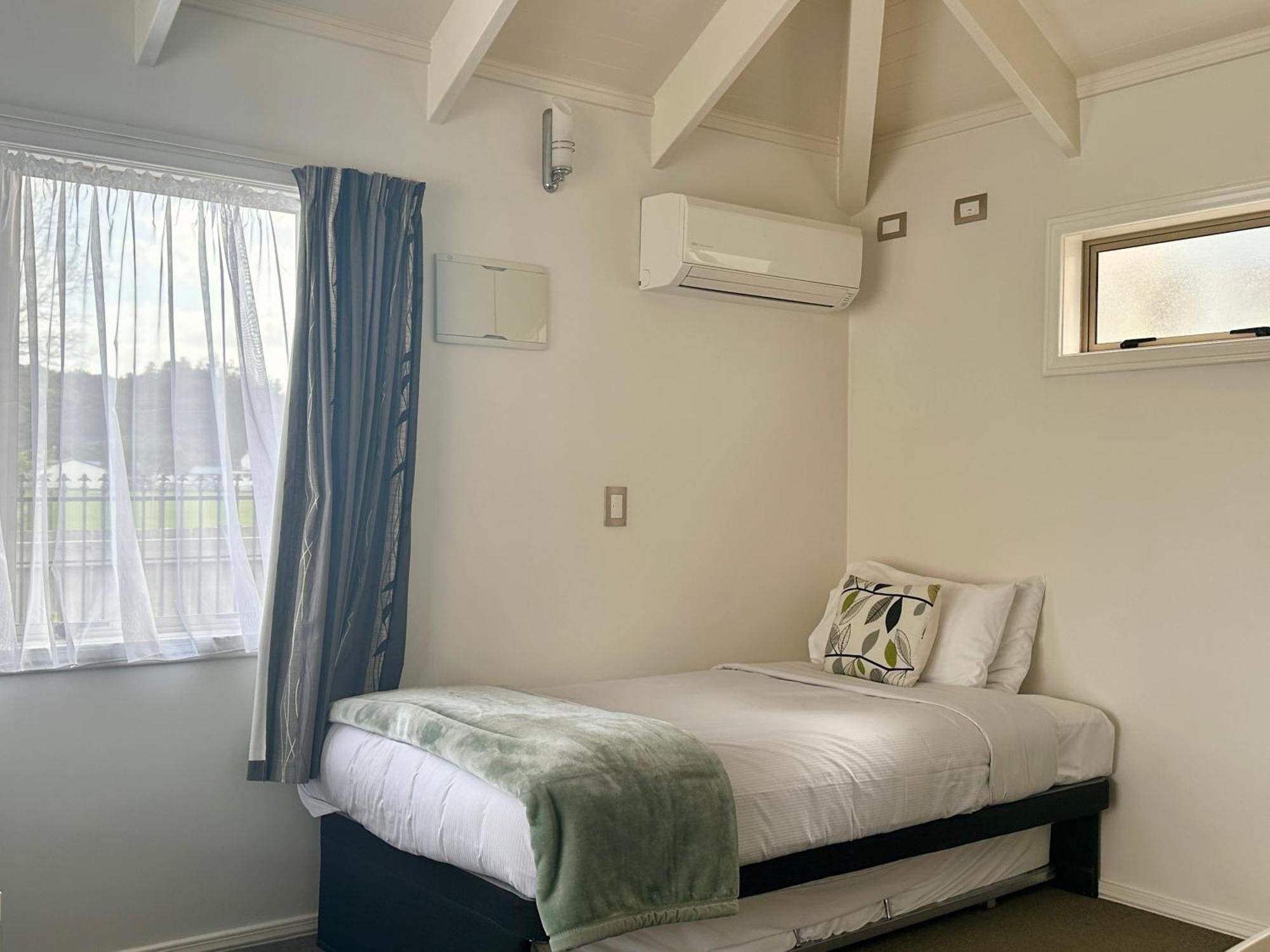 The Olive Motel Coromandel Екстер'єр фото