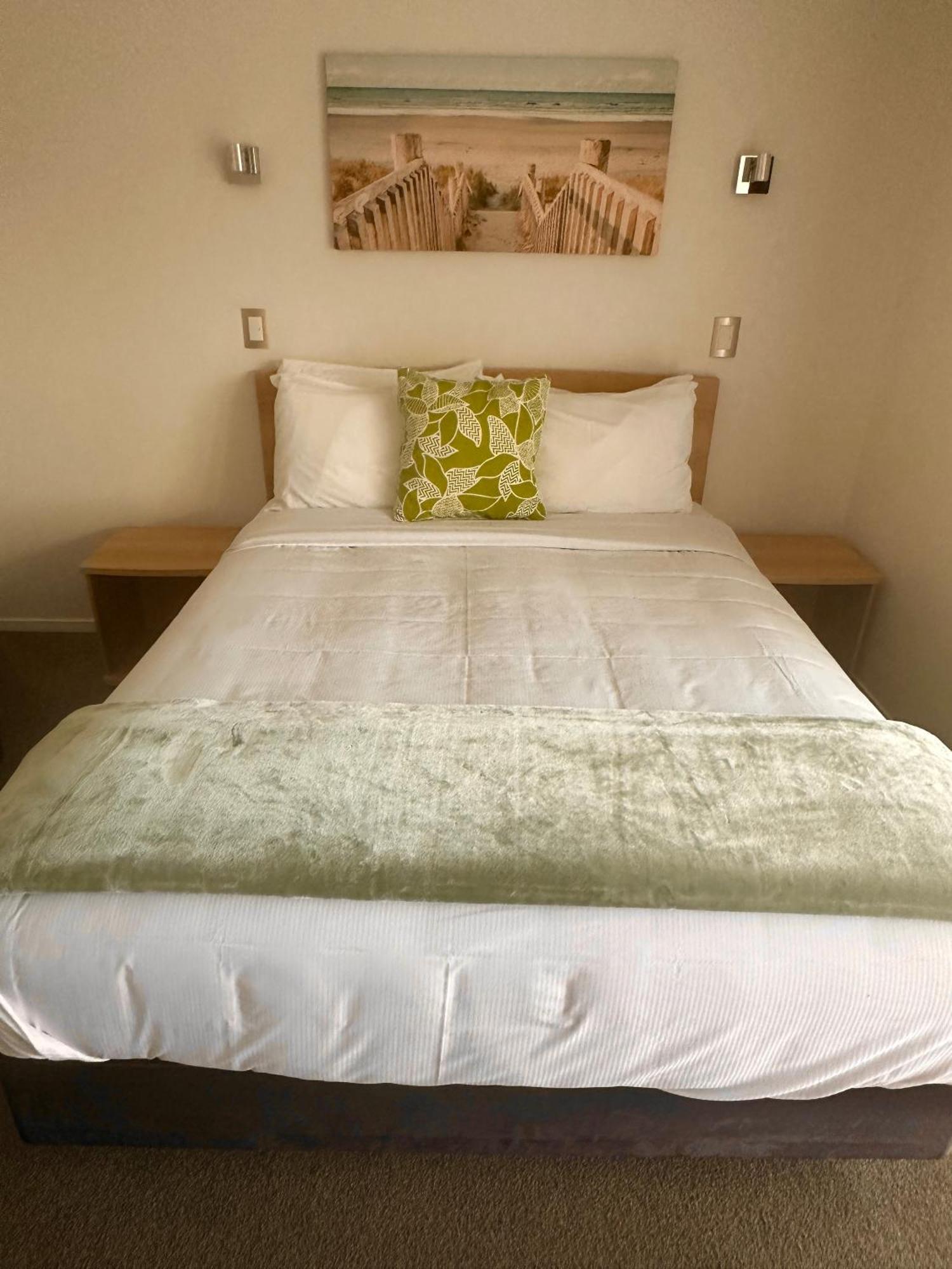 The Olive Motel Coromandel Екстер'єр фото