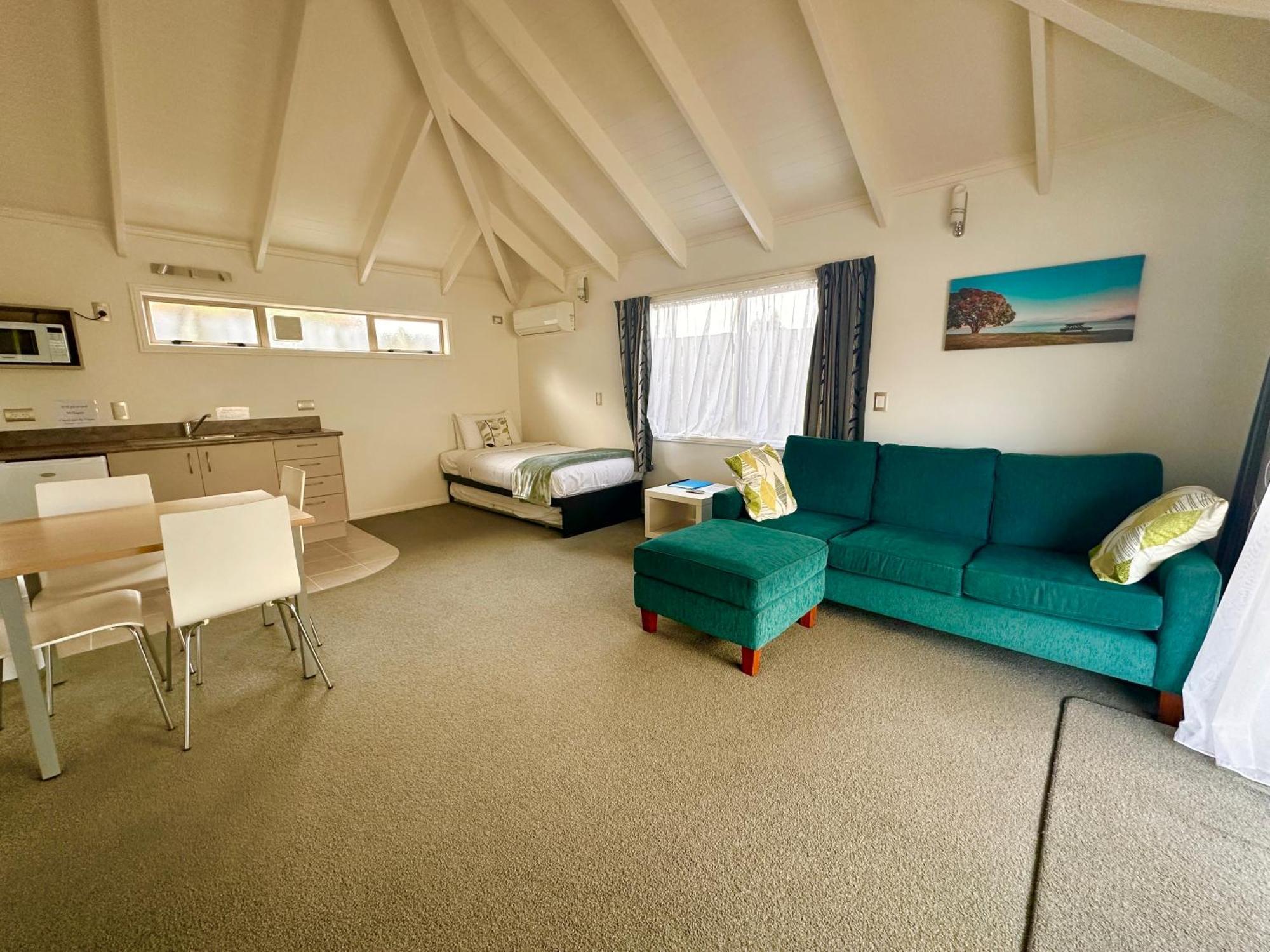 The Olive Motel Coromandel Екстер'єр фото
