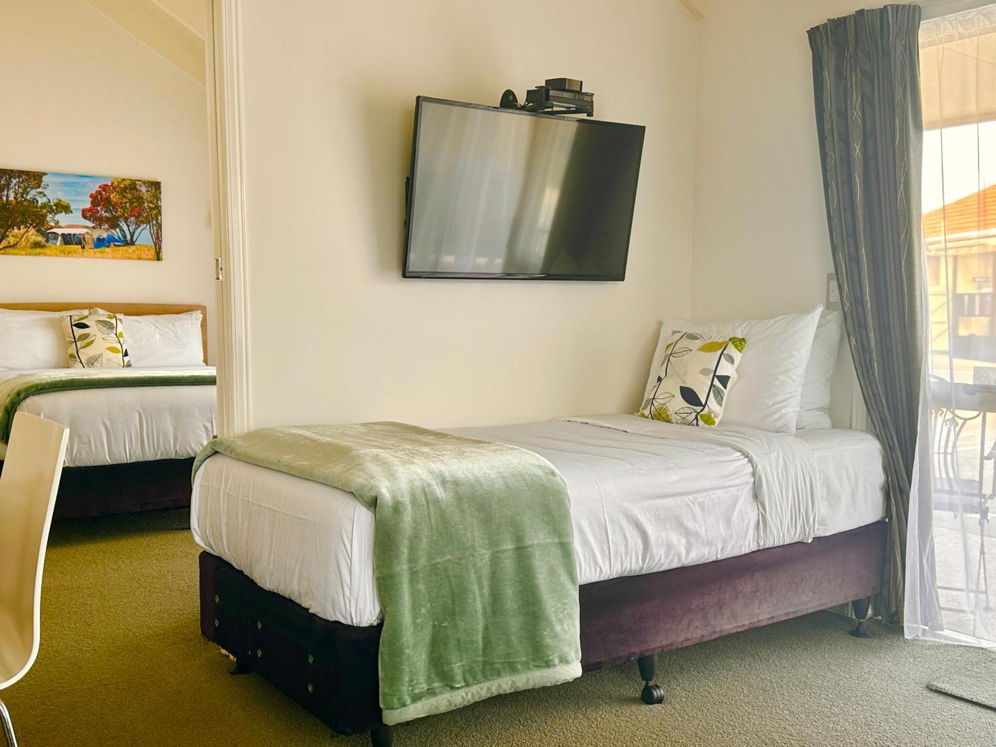 The Olive Motel Coromandel Екстер'єр фото