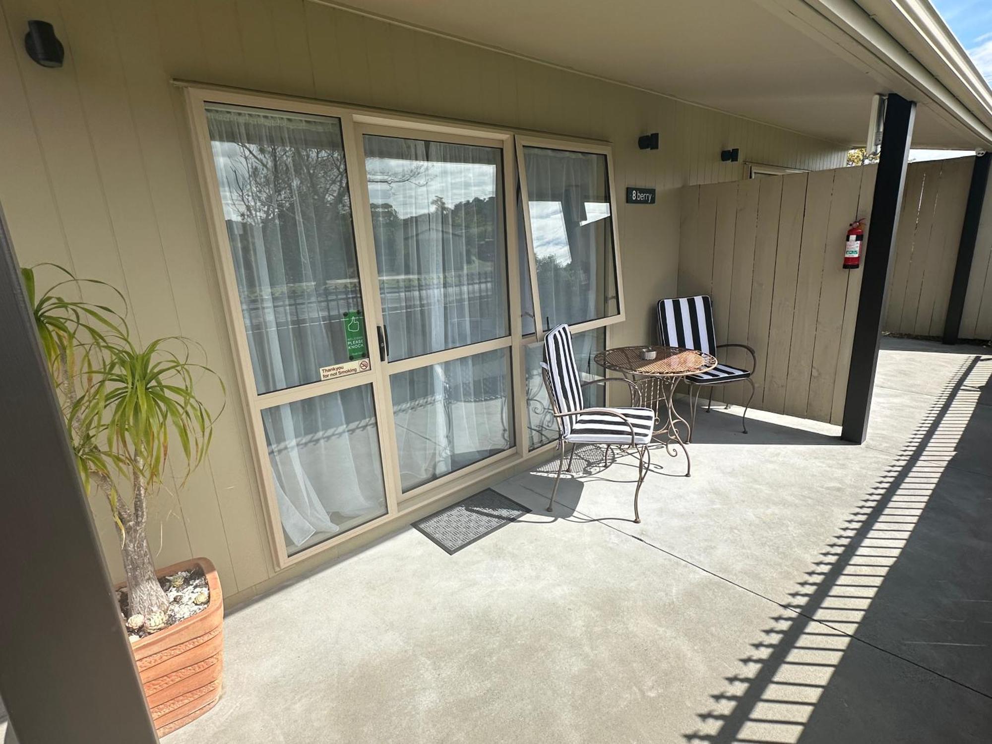 The Olive Motel Coromandel Екстер'єр фото