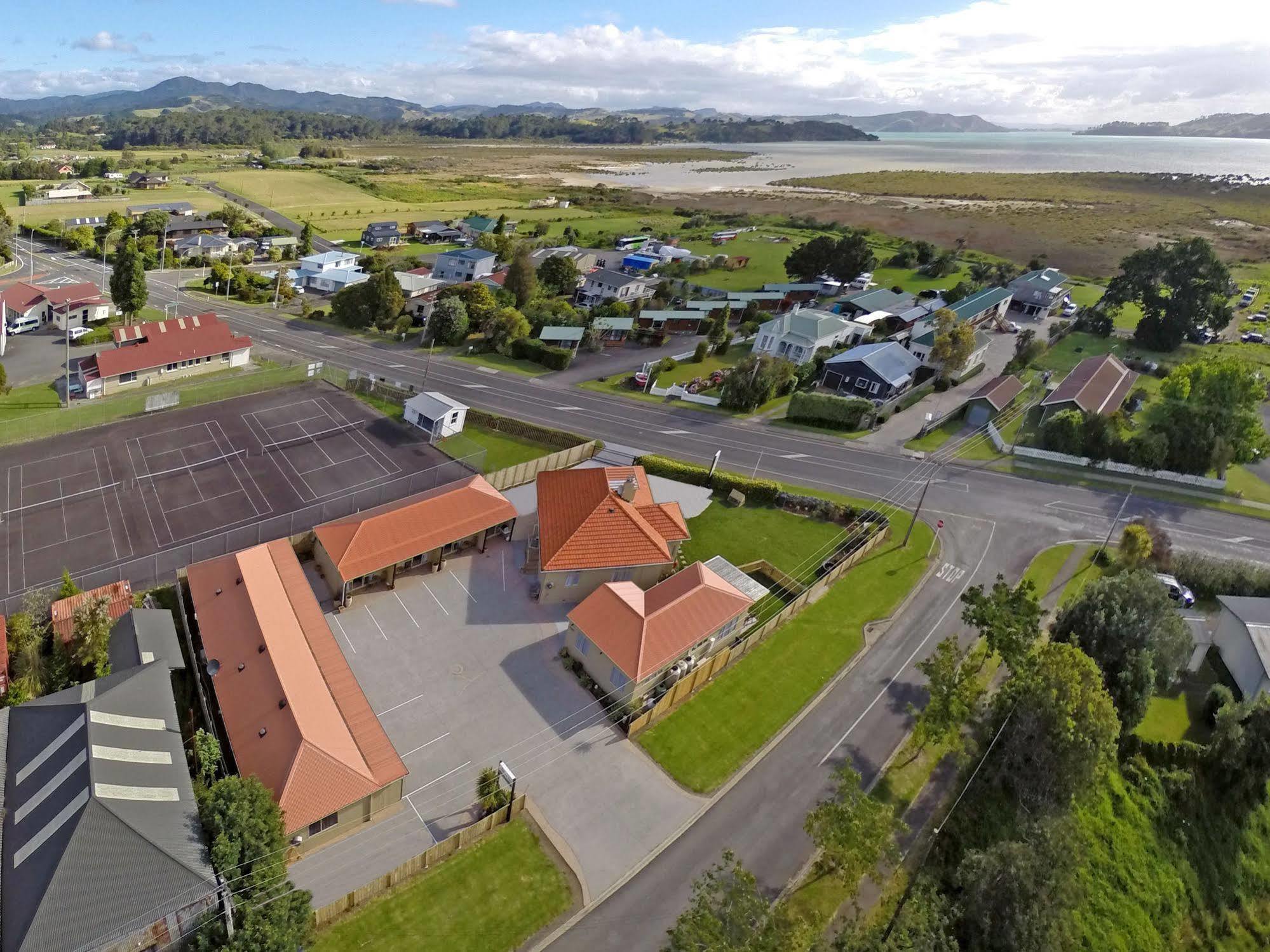 The Olive Motel Coromandel Екстер'єр фото