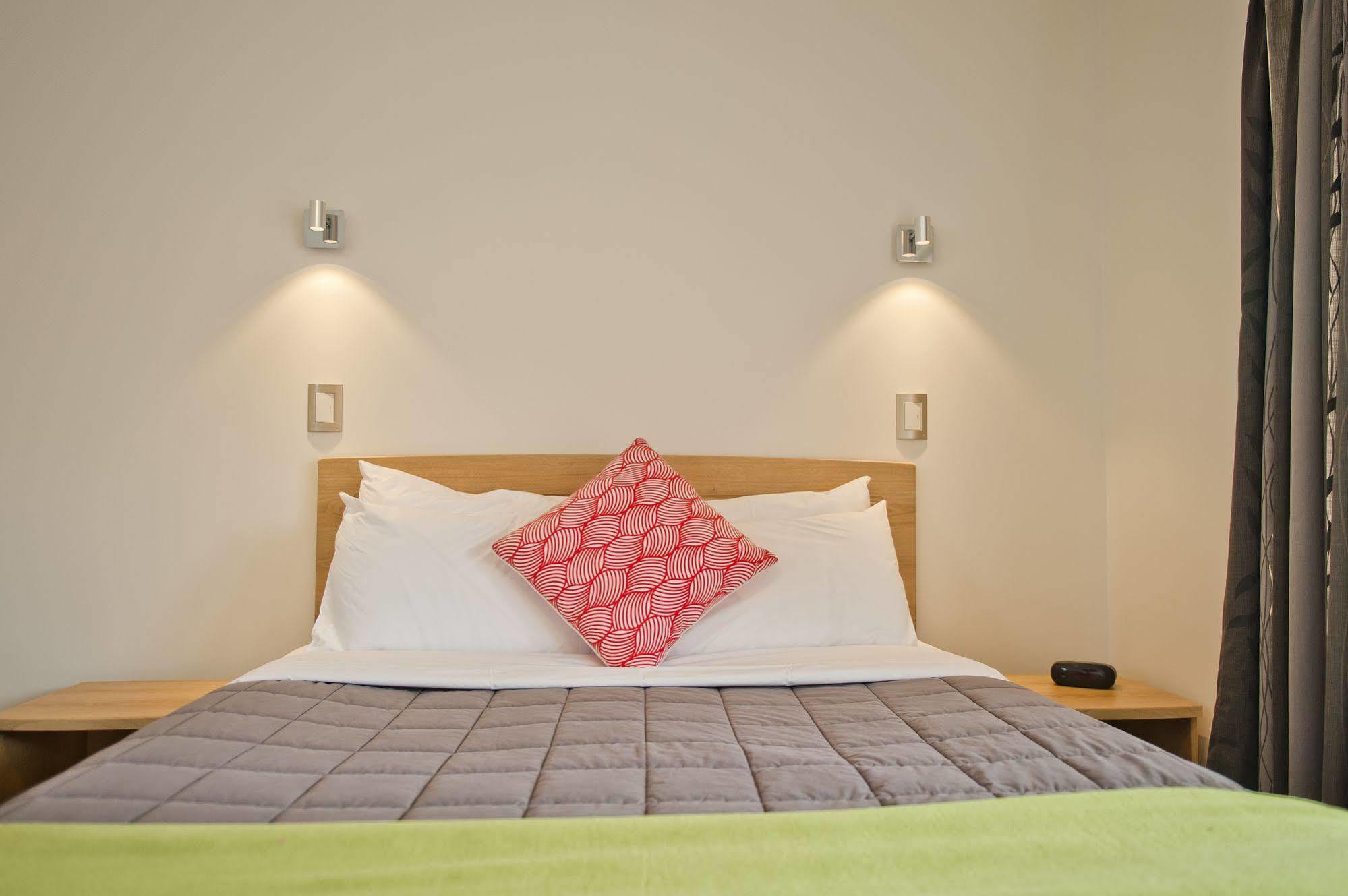 The Olive Motel Coromandel Екстер'єр фото