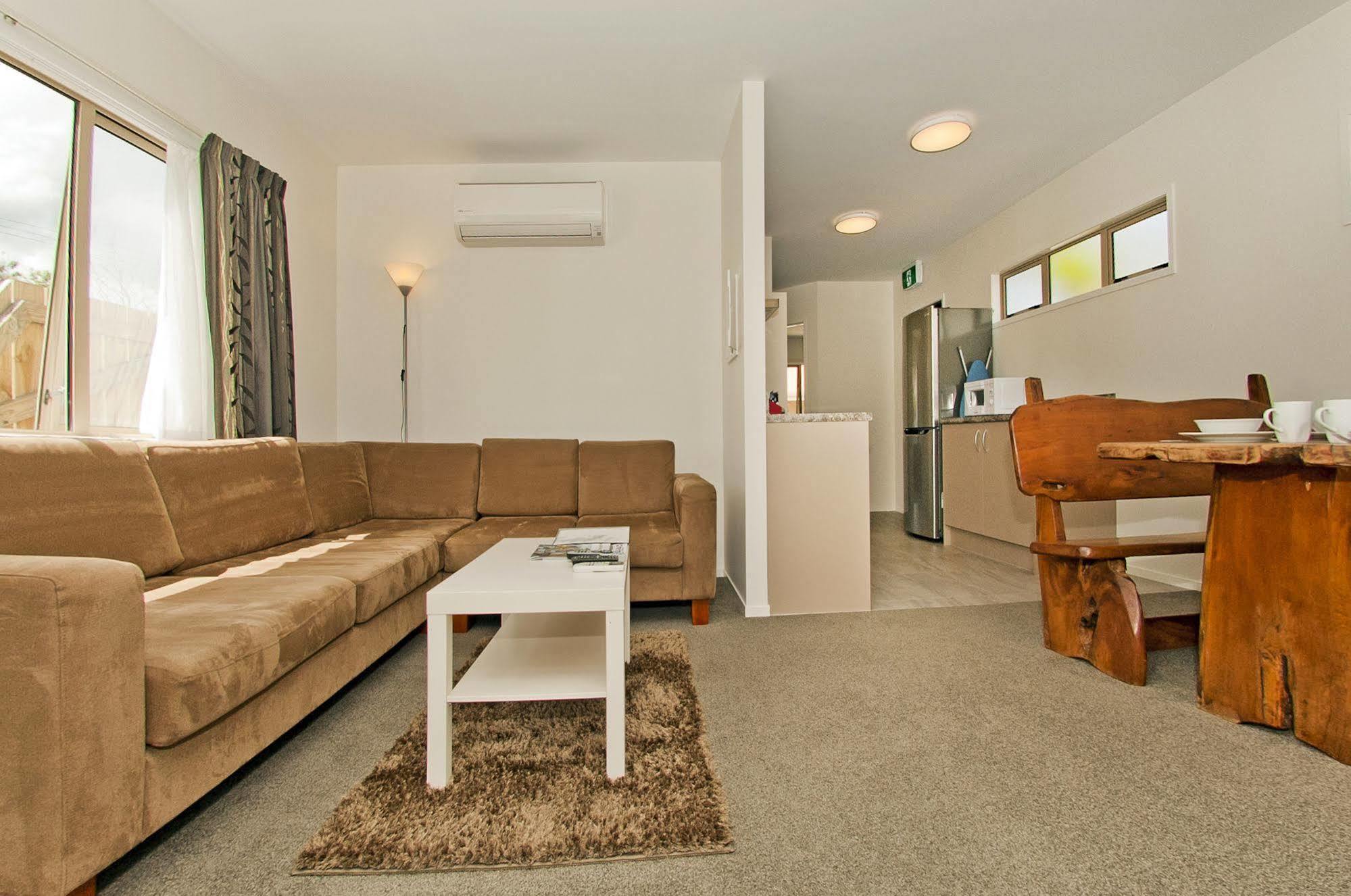The Olive Motel Coromandel Екстер'єр фото